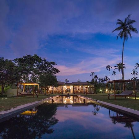 Wirdana Resort&Spa Boossa Bagian luar foto