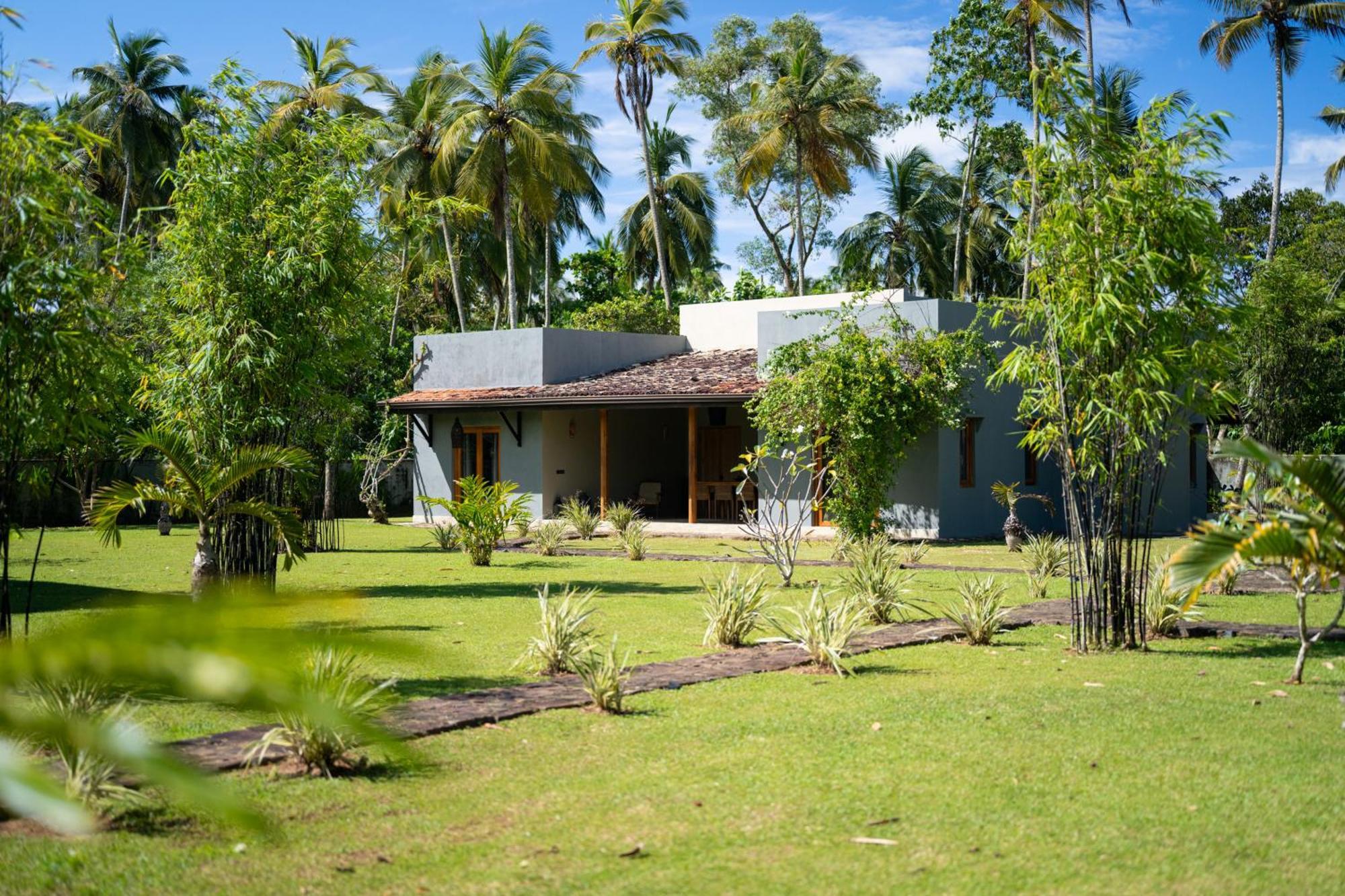 Wirdana Resort&Spa Boossa Bagian luar foto