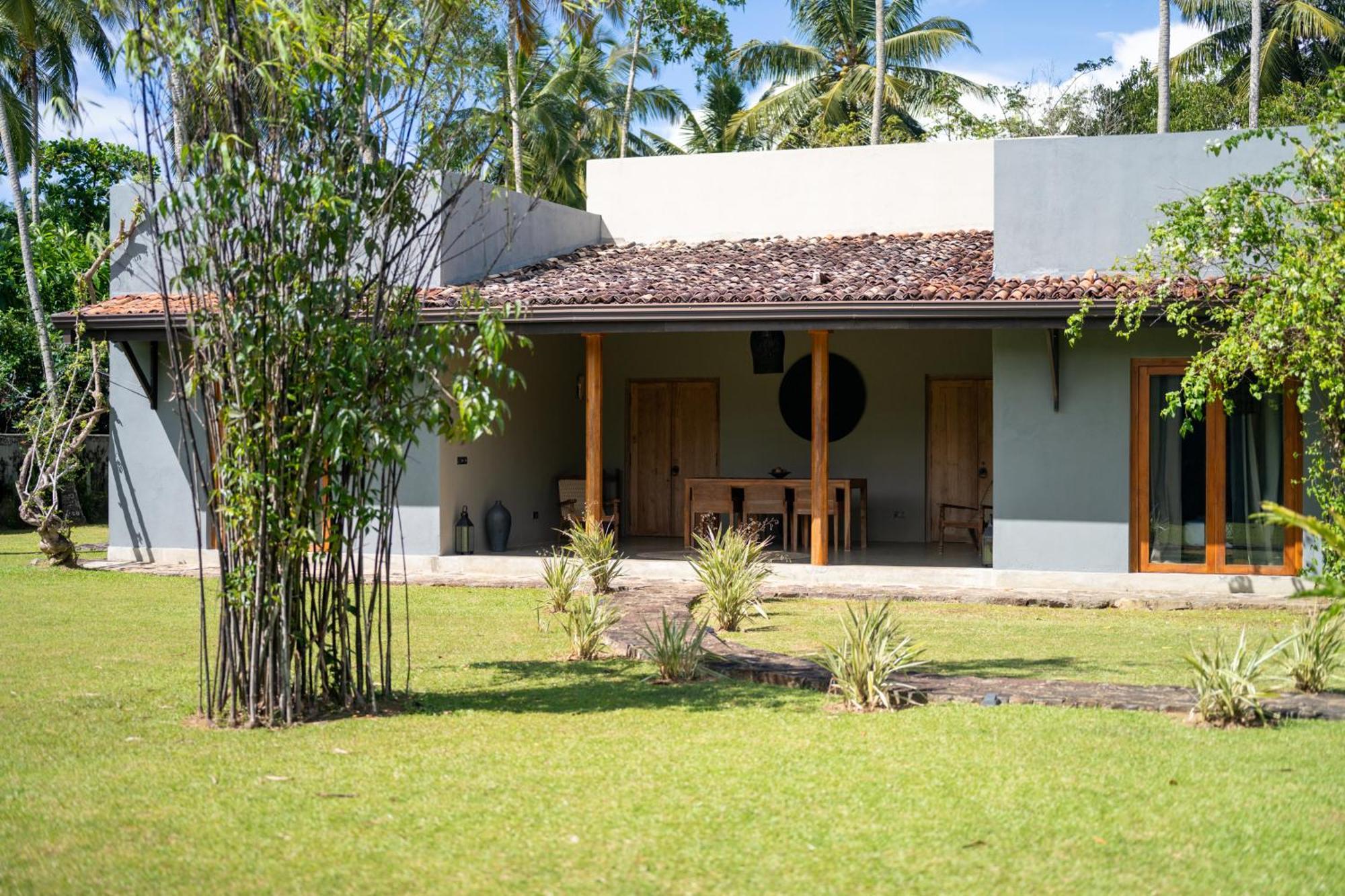 Wirdana Resort&Spa Boossa Bagian luar foto