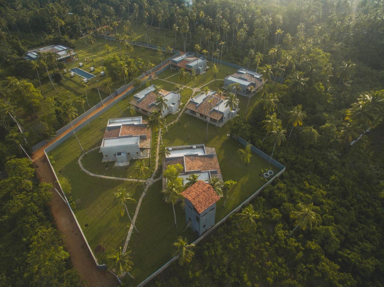 Wirdana Resort&Spa Boossa Bagian luar foto